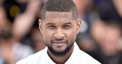 Usher Net Worth 2021 – R’n’B Star