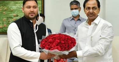 Tejashwi Yadav's Special Flight To Meet KCR Amid 2024 Front Buzz