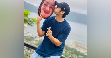 Philippines Man Goes On Vacation With Wife's Face Pillow, Hilarious Post Leaves Internet In Splits