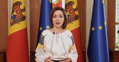Moldovan legislators pass bill to make Romanian national language