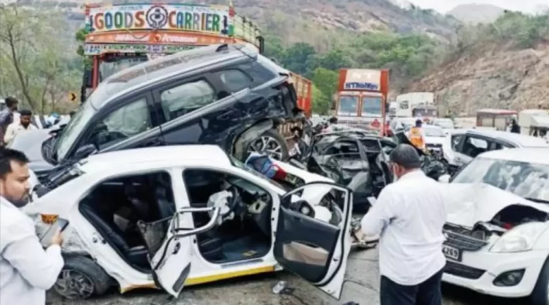 6 injured as vehicles pile up on Mumbai-Pune Expressway